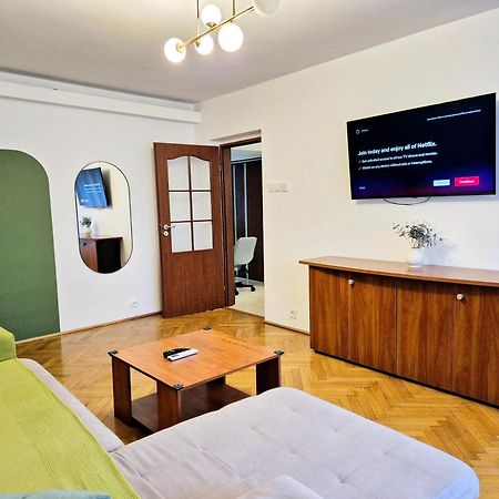 Tranquil Unirii Residence - Elegant & Spacious Living With Parking Steps From Parliament Bucharest Luaran gambar
