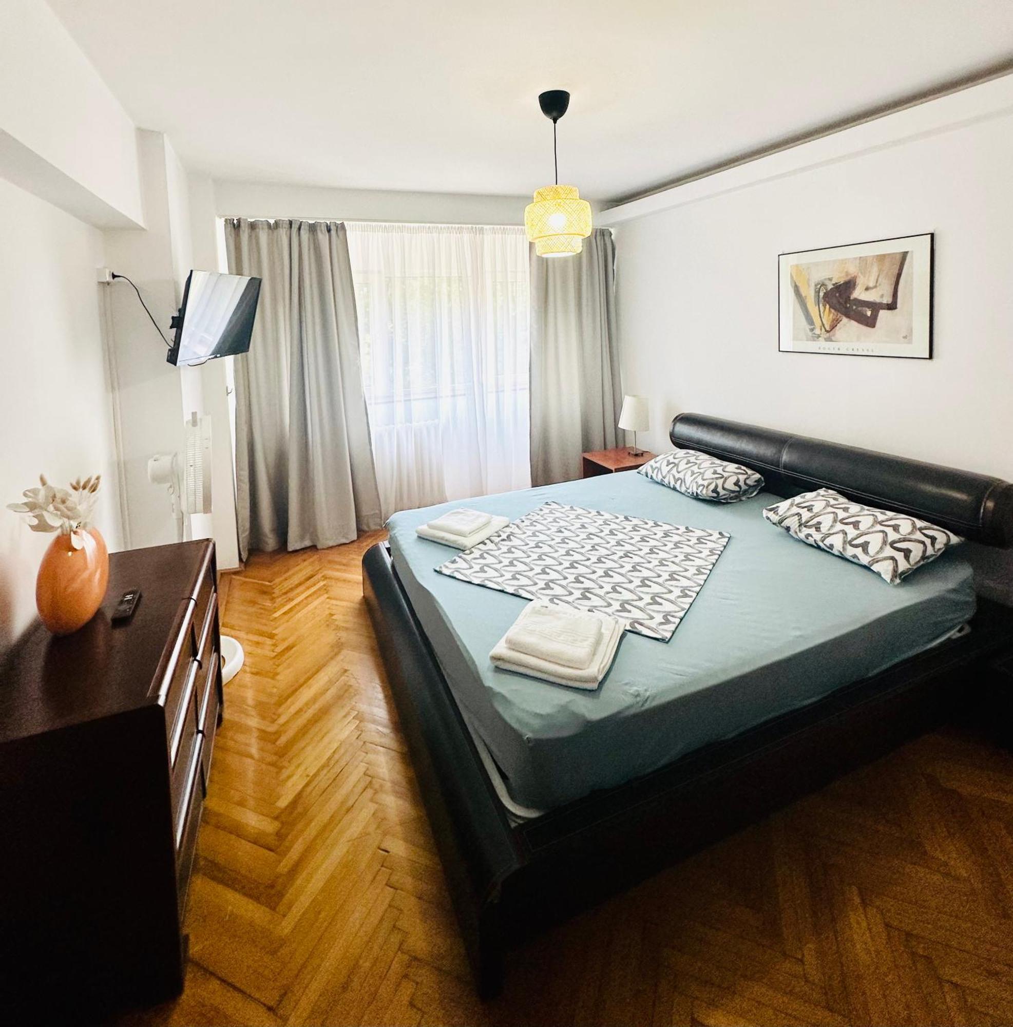 Tranquil Unirii Residence - Elegant & Spacious Living With Parking Steps From Parliament Bucharest Luaran gambar