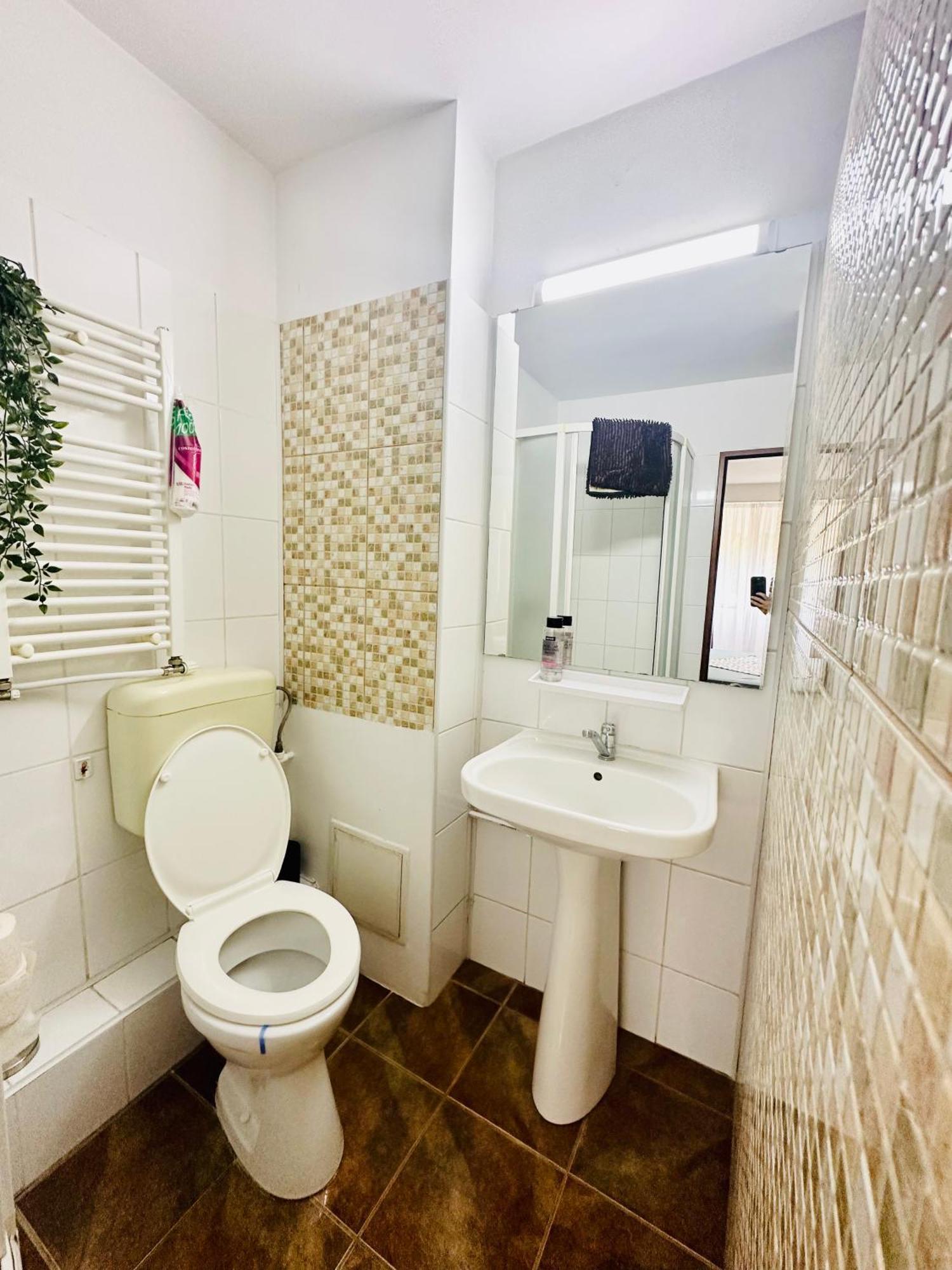 Tranquil Unirii Residence - Elegant & Spacious Living With Parking Steps From Parliament Bucharest Luaran gambar