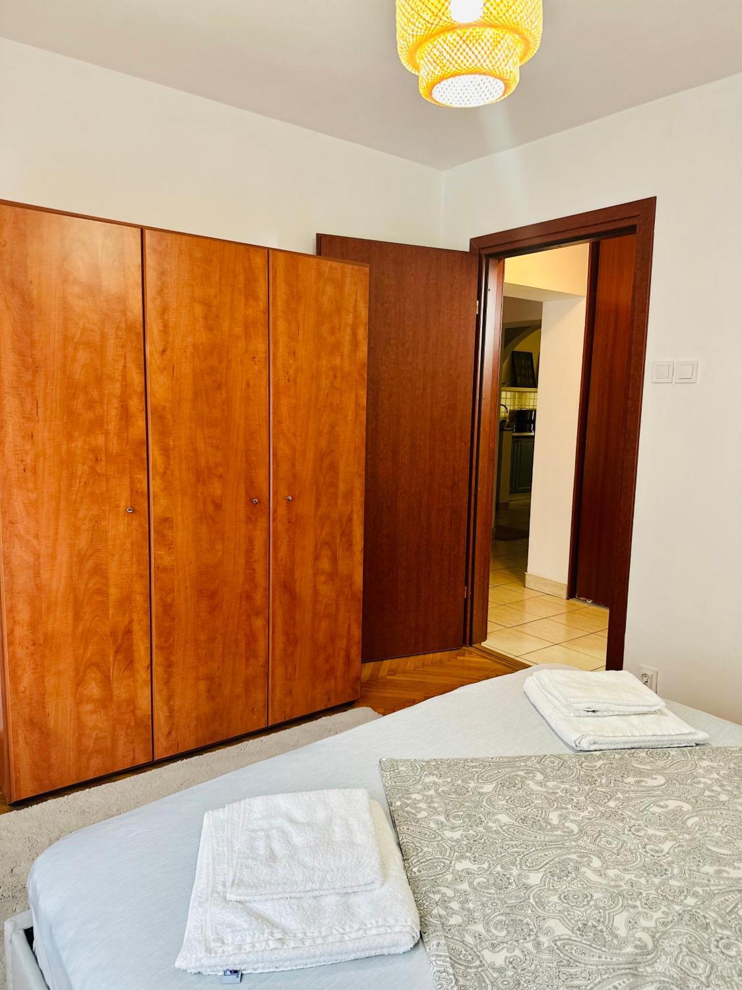 Tranquil Unirii Residence - Elegant & Spacious Living With Parking Steps From Parliament Bucharest Luaran gambar