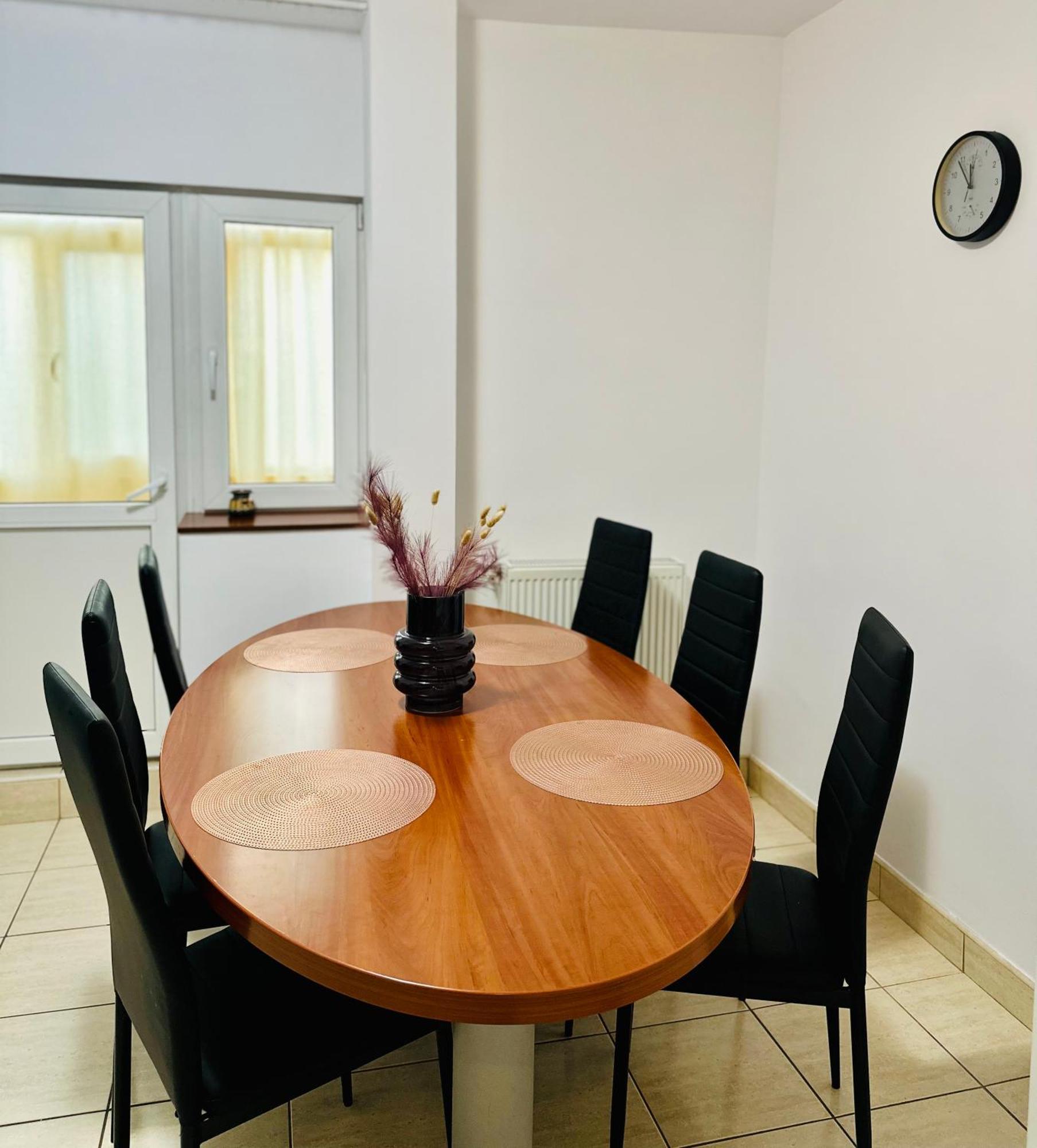 Tranquil Unirii Residence - Elegant & Spacious Living With Parking Steps From Parliament Bucharest Luaran gambar