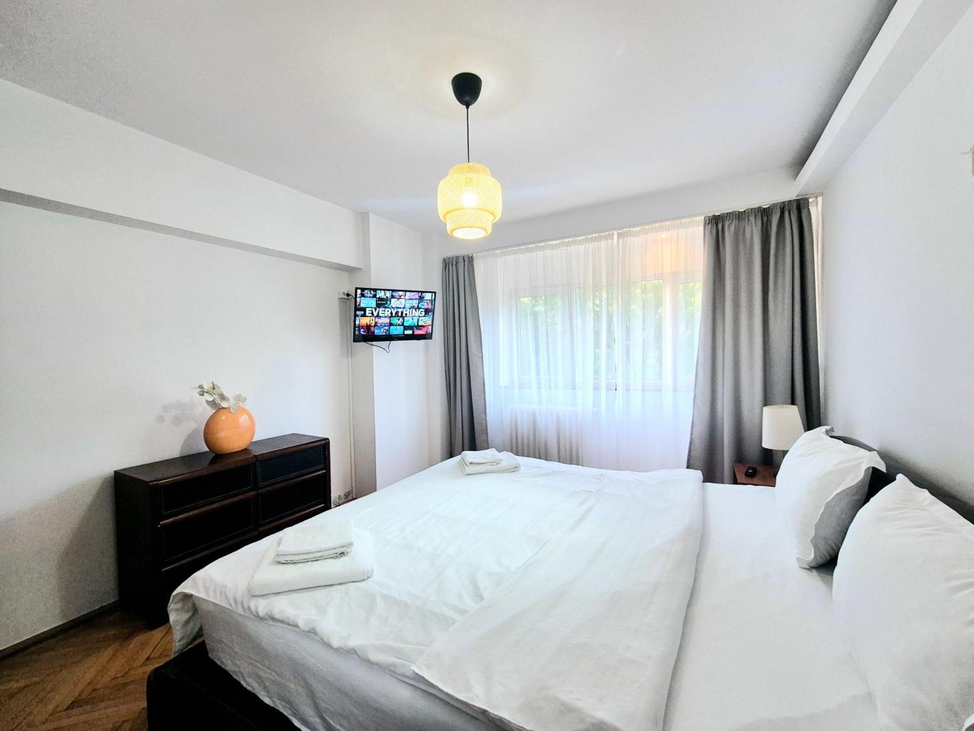 Tranquil Unirii Residence - Elegant & Spacious Living With Parking Steps From Parliament Bucharest Luaran gambar