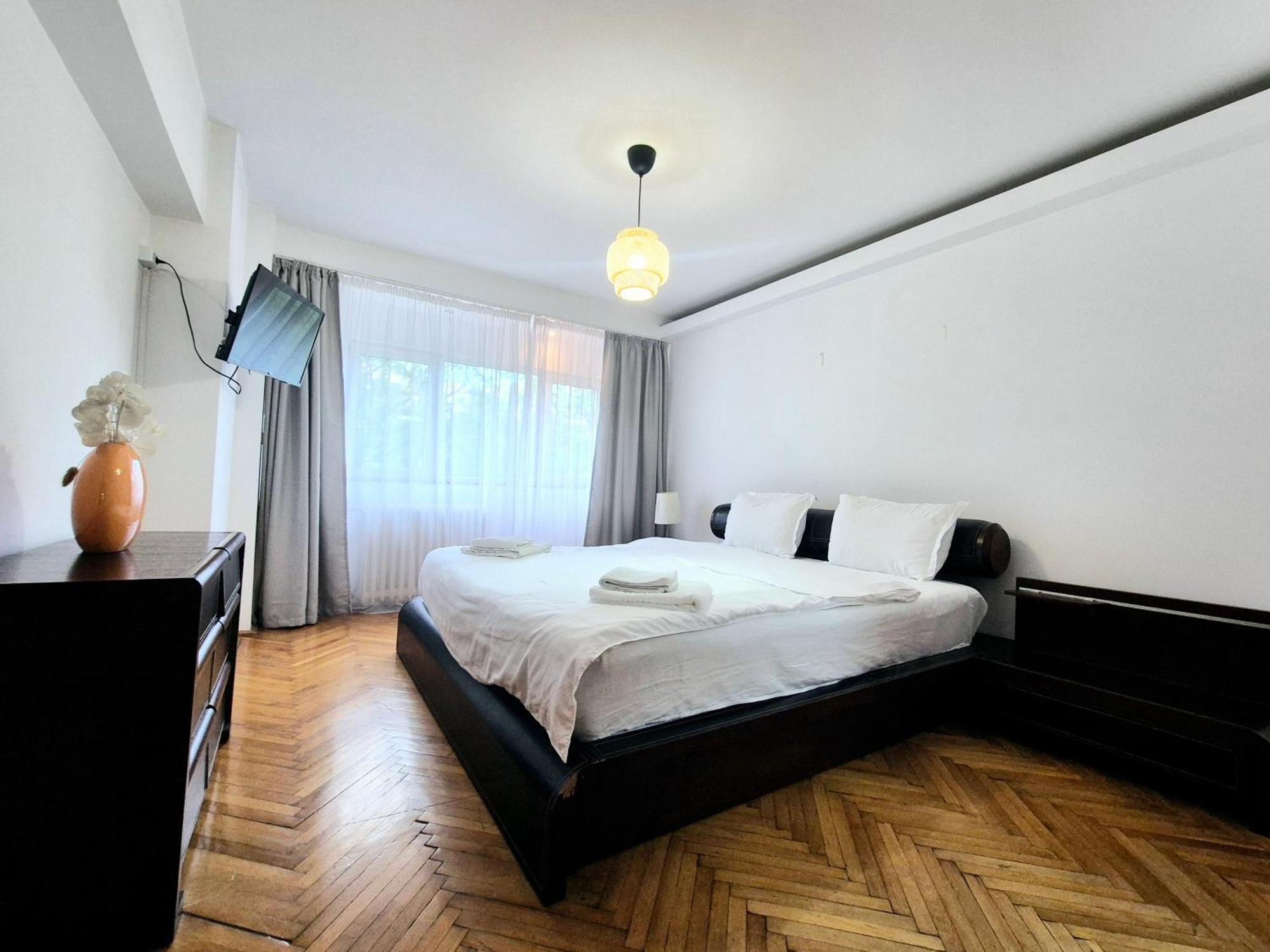 Tranquil Unirii Residence - Elegant & Spacious Living With Parking Steps From Parliament Bucharest Luaran gambar