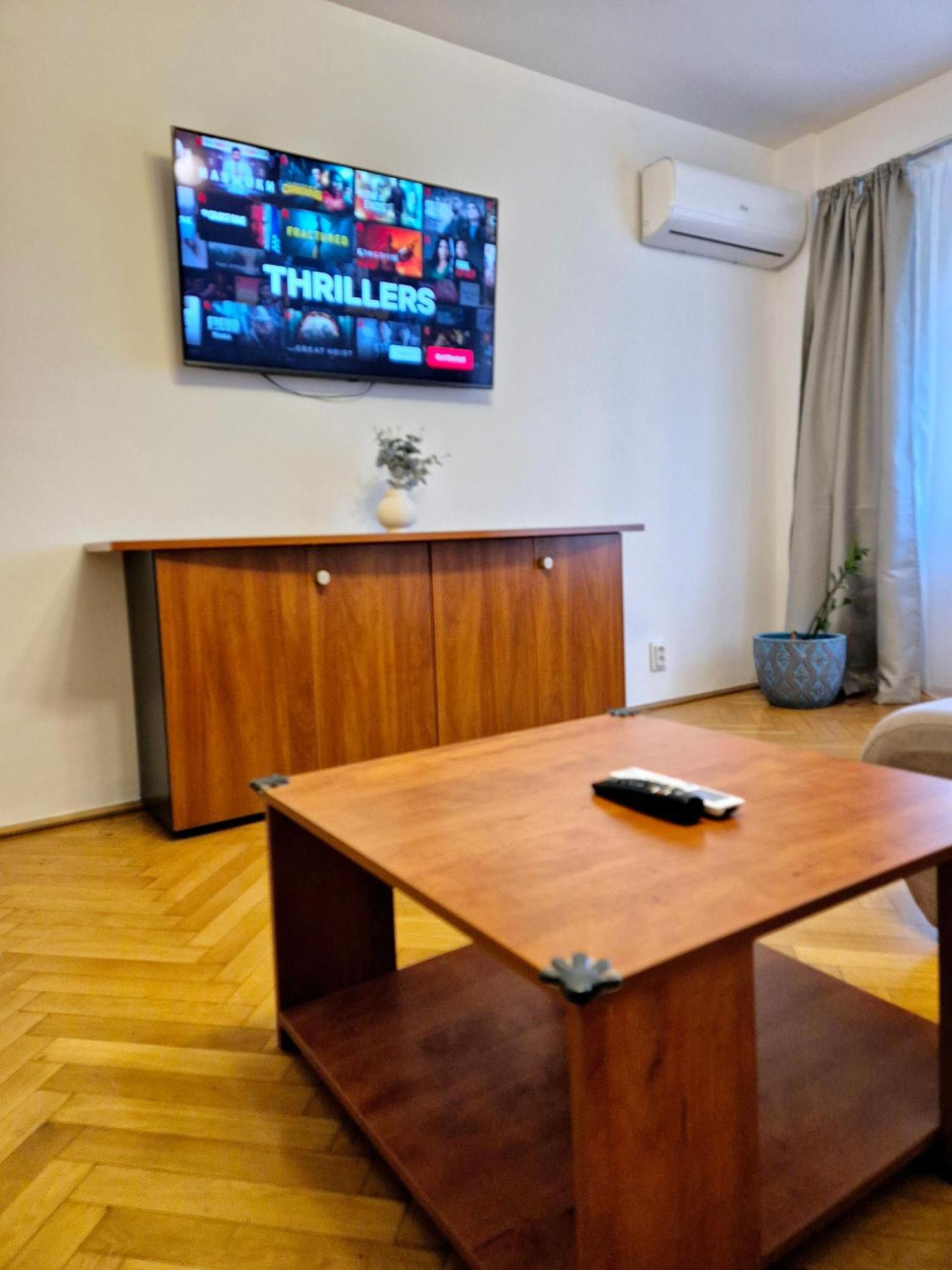 Tranquil Unirii Residence - Elegant & Spacious Living With Parking Steps From Parliament Bucharest Luaran gambar